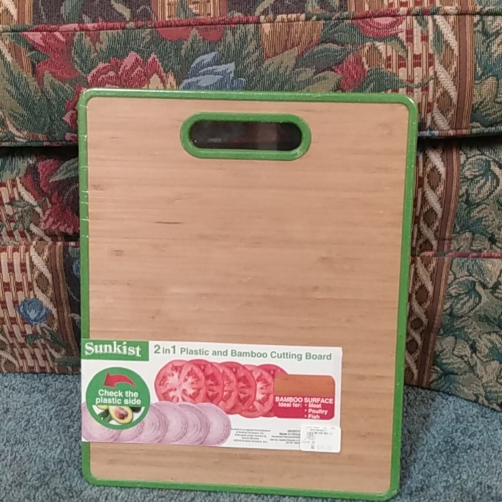 2 in 1 plastic and bamboo cutting board
